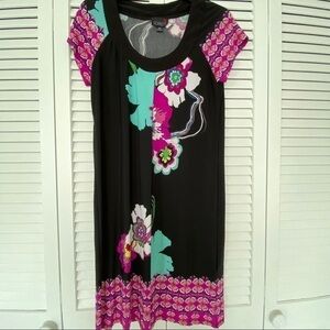 Scarlett size 10p shirt sleeve dress very comfortable stunning
C